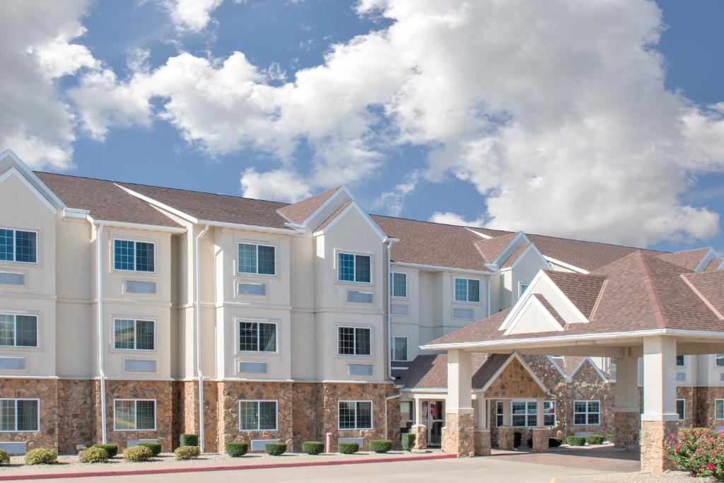 Microtel Inn & Suites by Wyndham Quincy Downtown - River Area - Image 5