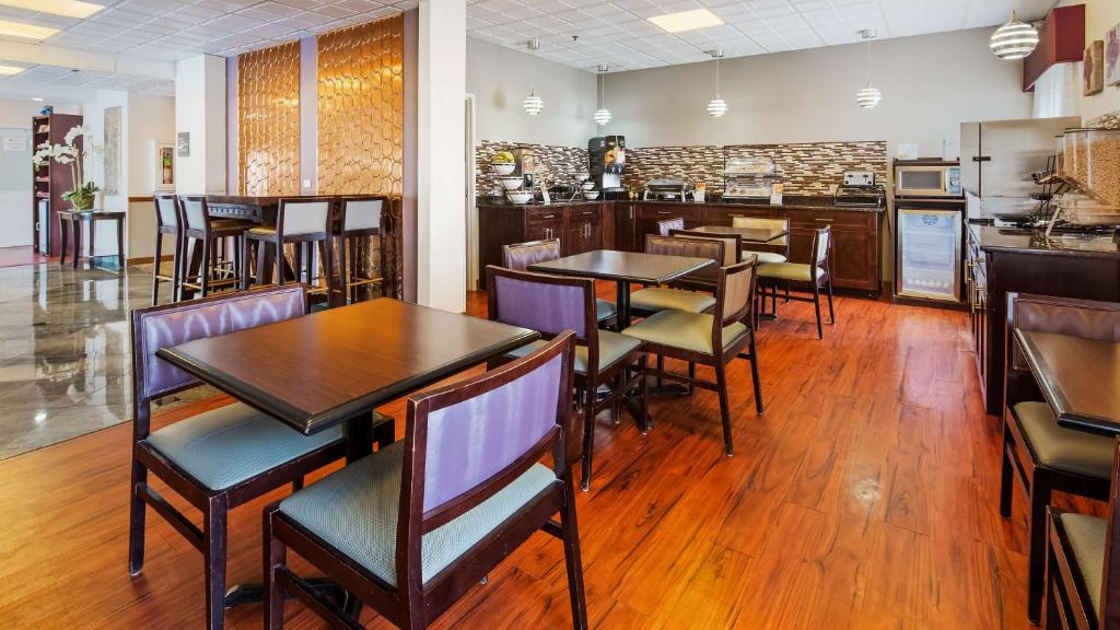 Best Western Plus O'hare International South Hotel - Image 4