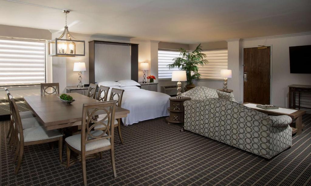 Hilton Chicago/Northbrook - Image 4