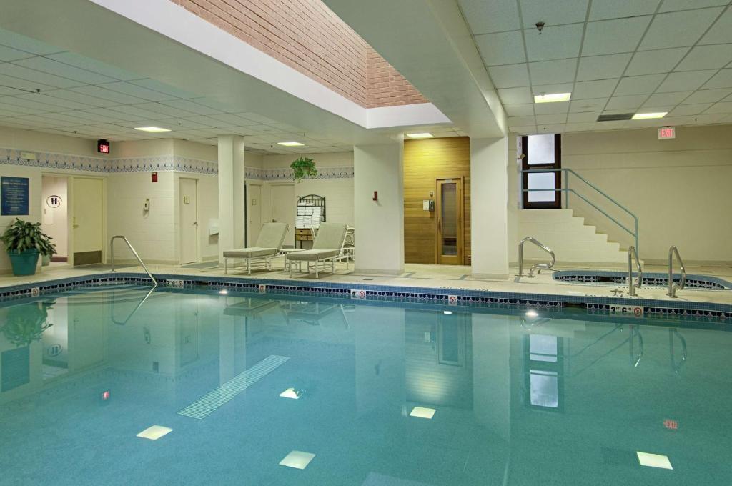 Whirlpool - Photo 2