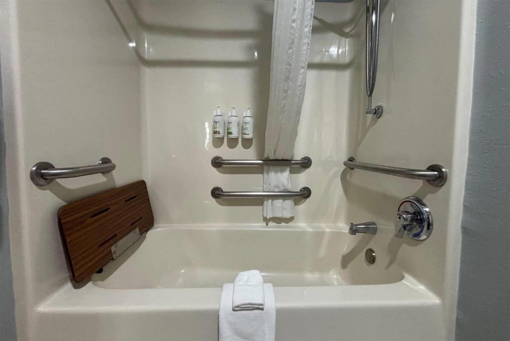 Whirlpool - Photo 3
