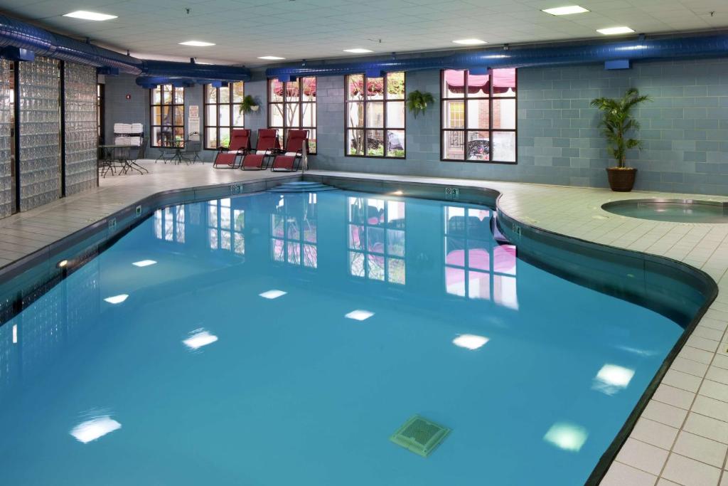 Hot Tub (Jacuzzi) - Photo 4