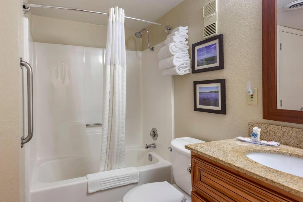 Comfort Inn & Suites Rochelle - DeKalb - Image 8