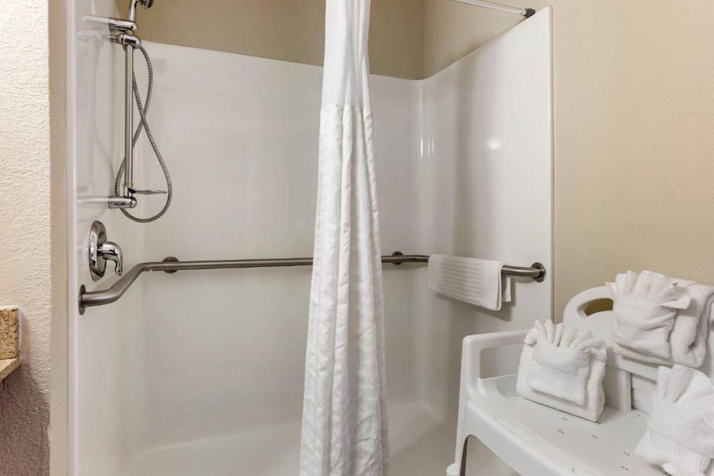 Bathtub - Photo 2