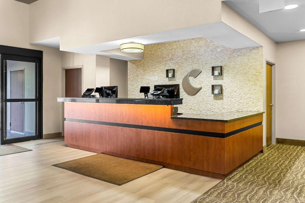Comfort Suites Grayslake near Libertyville North - Image 8