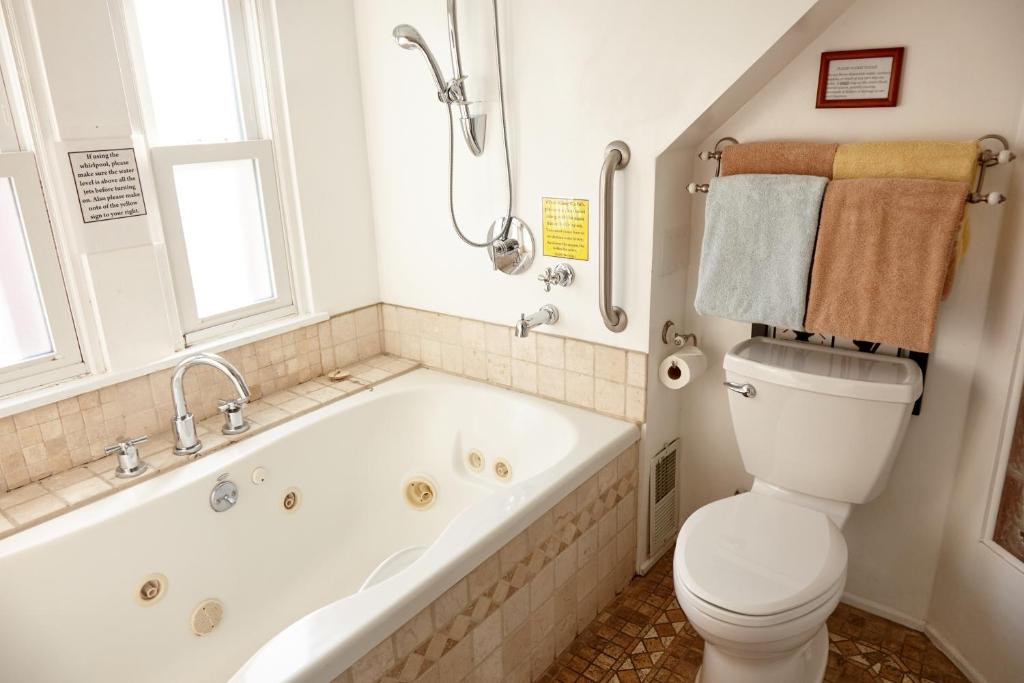 Bathtub - Photo 2