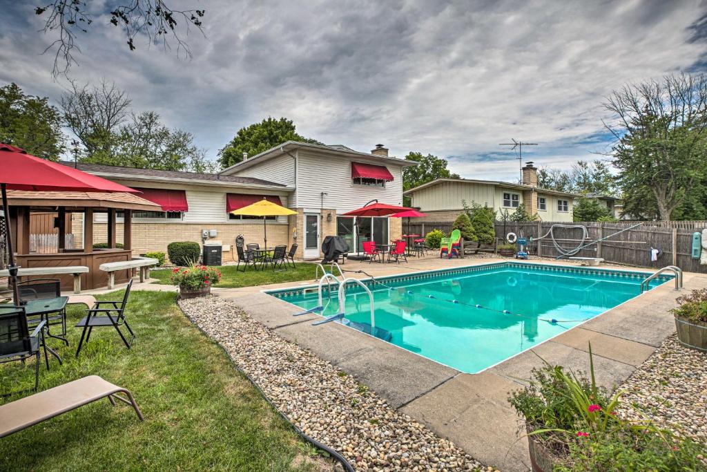 Spacious Family Glenwood Estates Home with Hot Tub! - Image 4