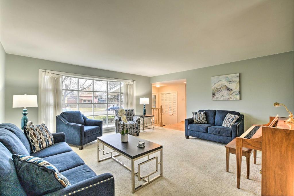 Spacious Family Glenwood Estates Home with Hot Tub!