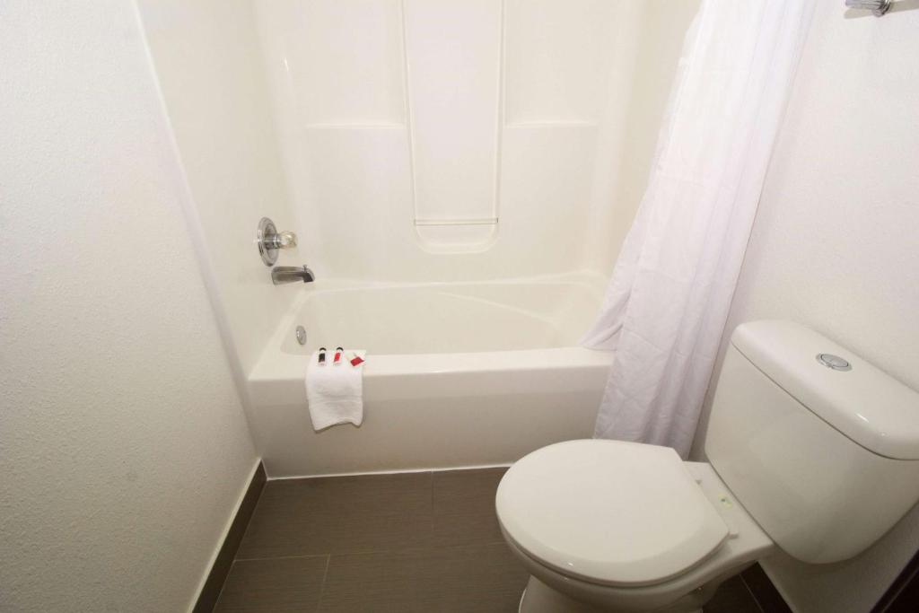 Bathtub - Photo 2