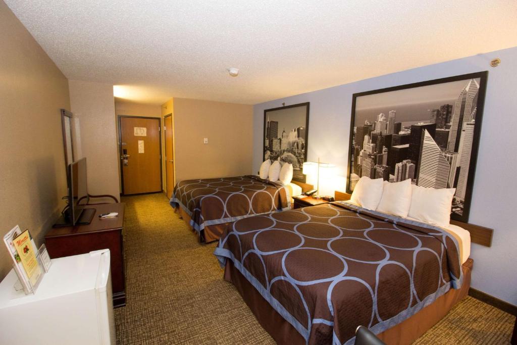 Super 8 by Wyndham Chicago O'Hare Airport - Image 8