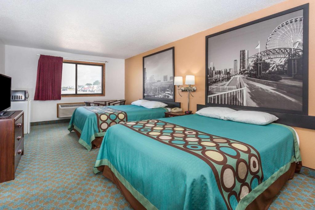 Super 8 by Wyndham Bourbonnais/Kankakee Area - Image 7