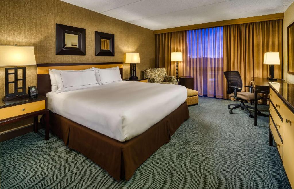 DoubleTree by Hilton Chicago - Arlington Heights - Image 6