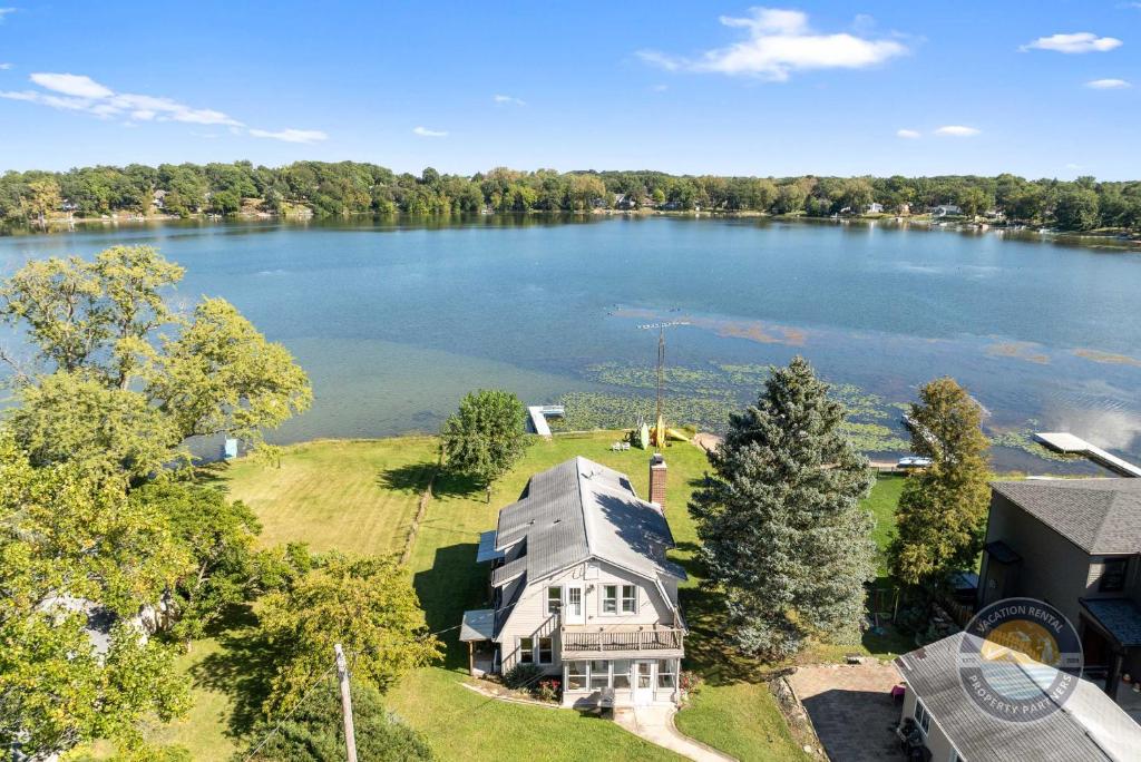 Cross Lake Retreat with Hot Tub & Stunning Views - Image 4