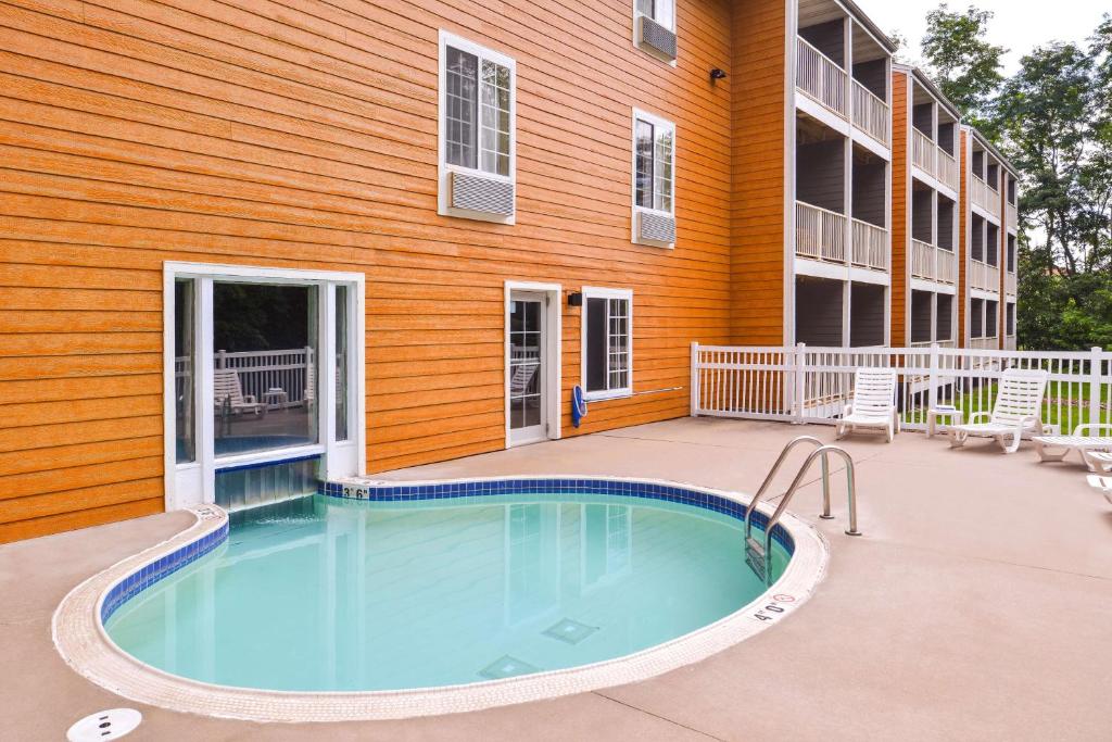 Best Western Galena Inn & Suites - Image 4