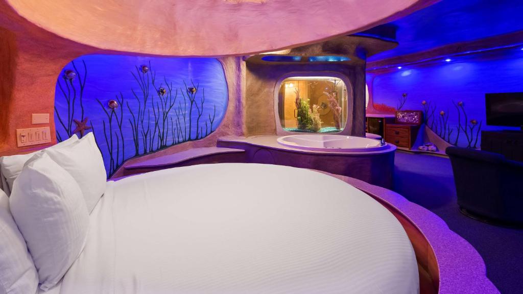 Whirlpool - Photo 16