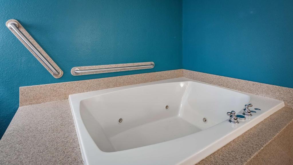 Whirlpool - Photo 10