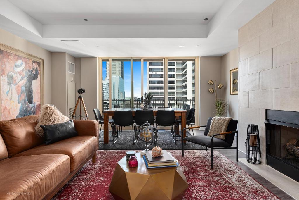 The Bernardin Gold Coast Luxury Apartments Near Magnificent Mile - Image 5