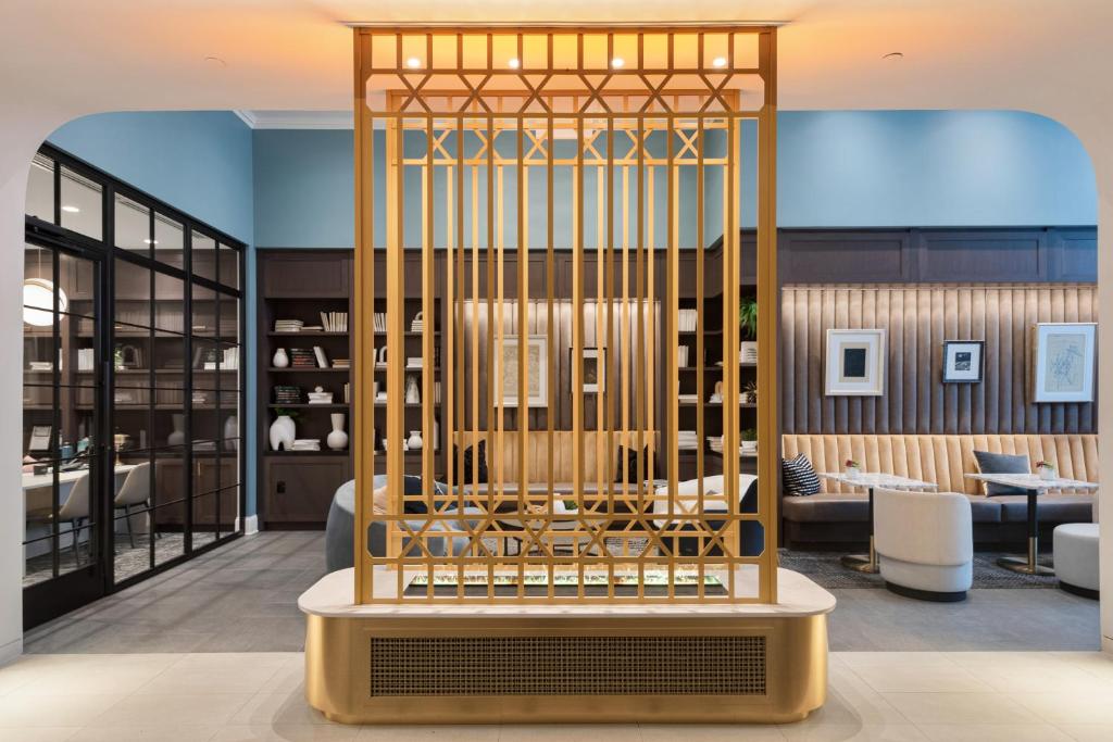The Bernardin Gold Coast Luxury Apartments Near Magnificent Mile - Image 8