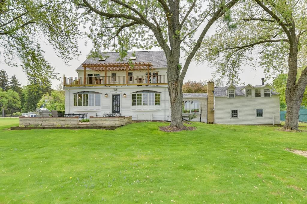 Pistakee Lake Estate with Boat Dock and Hot Tub!