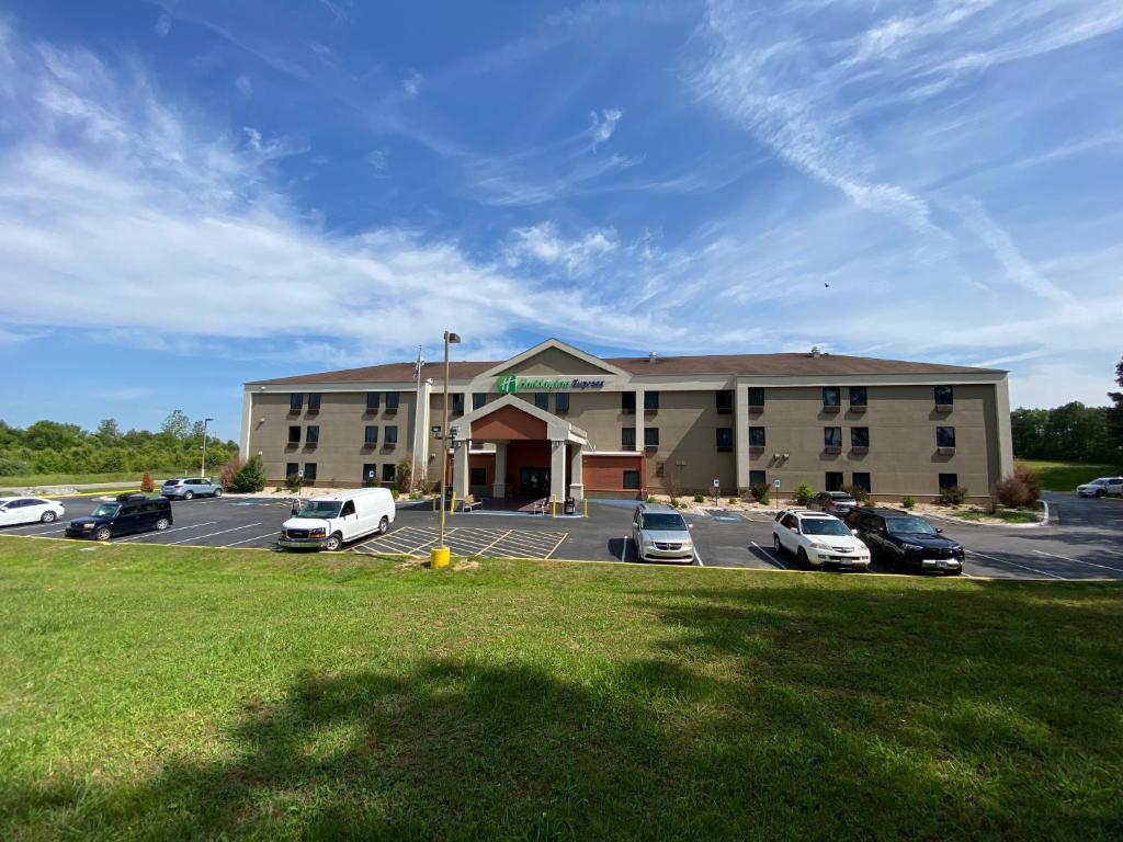 Holiday Inn Express Metropolis by IHG - Image 5