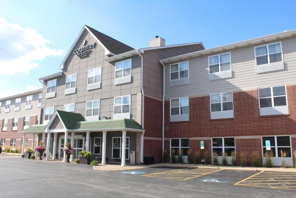 Country Inn & Suites by Radisson, Crystal Lake, IL - Image 7