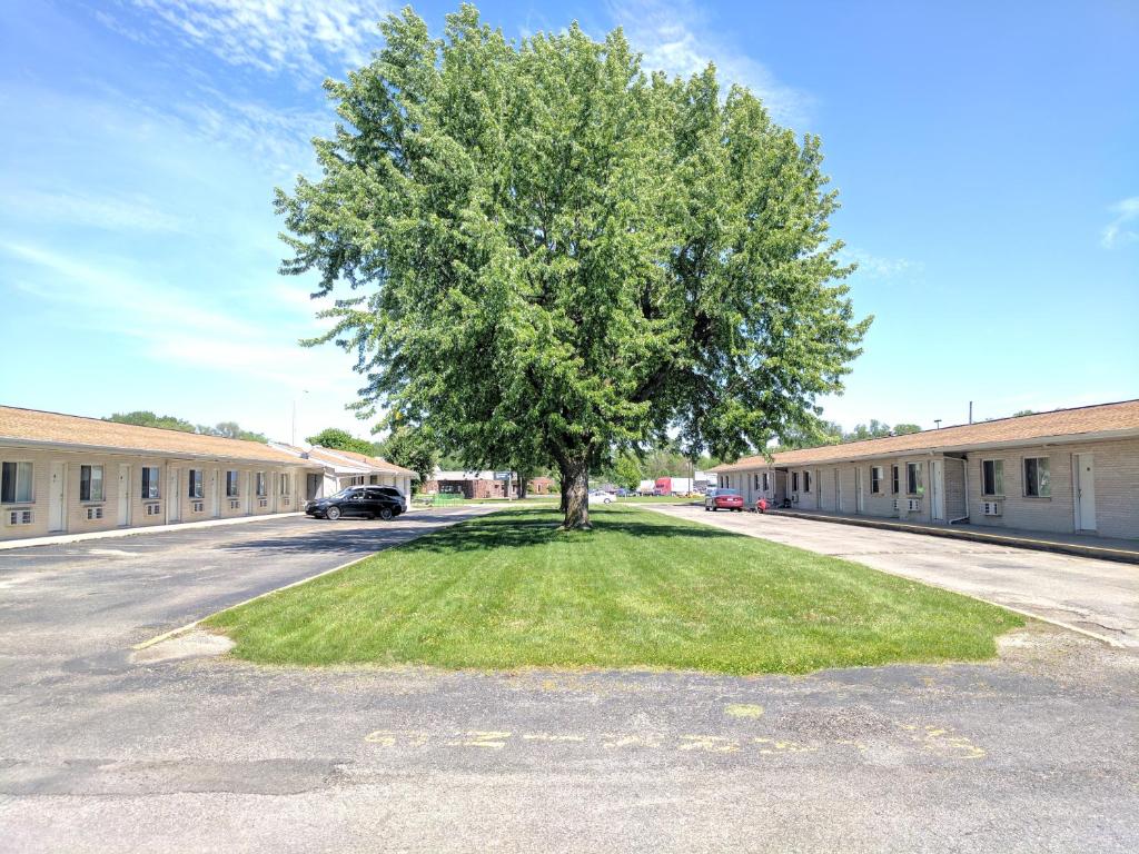All Seasons Motel - Image 6