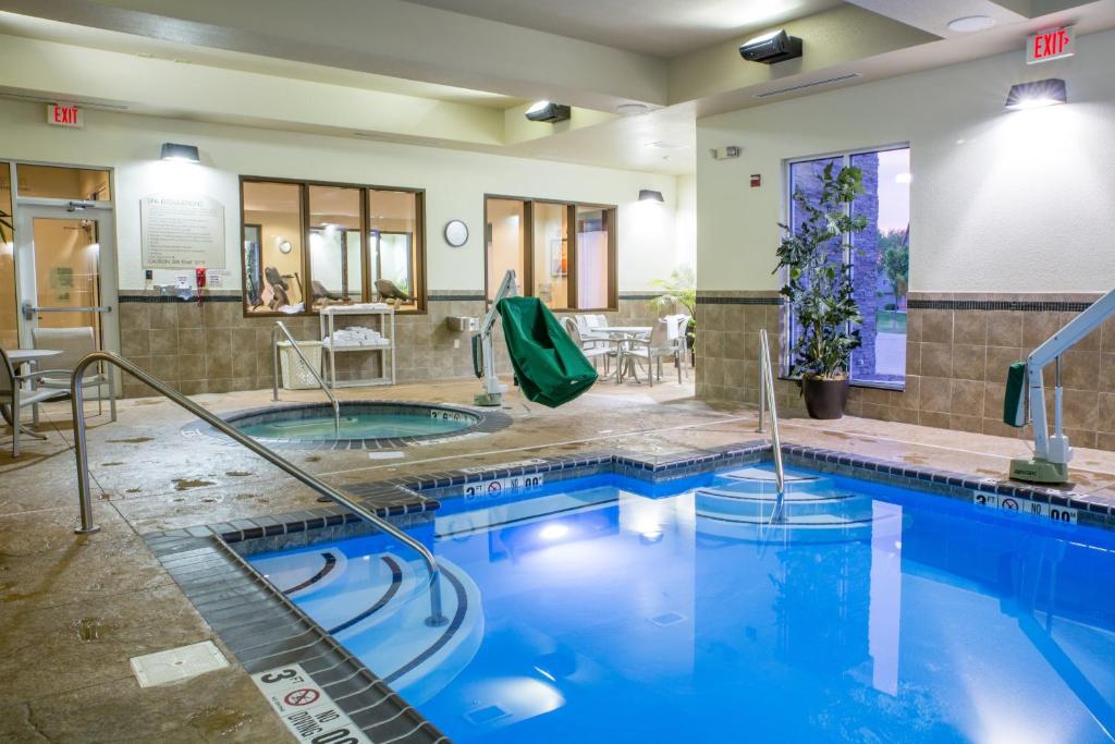 Holiday Inn Hotel & Suites Bloomington Airport by IHG