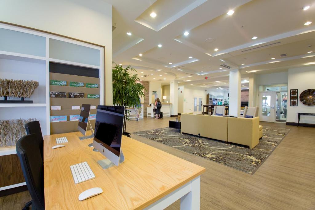Holiday Inn Hotel & Suites Bloomington Airport by IHG - Image 6