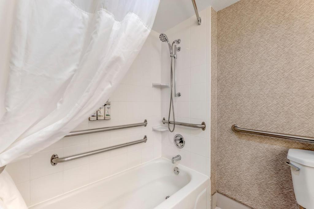 Holiday Inn Express Chicago-Downers Grove by IHG - Image 6