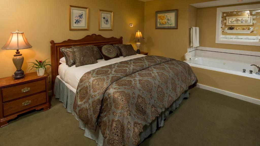 Goldmoor Inn & Resort