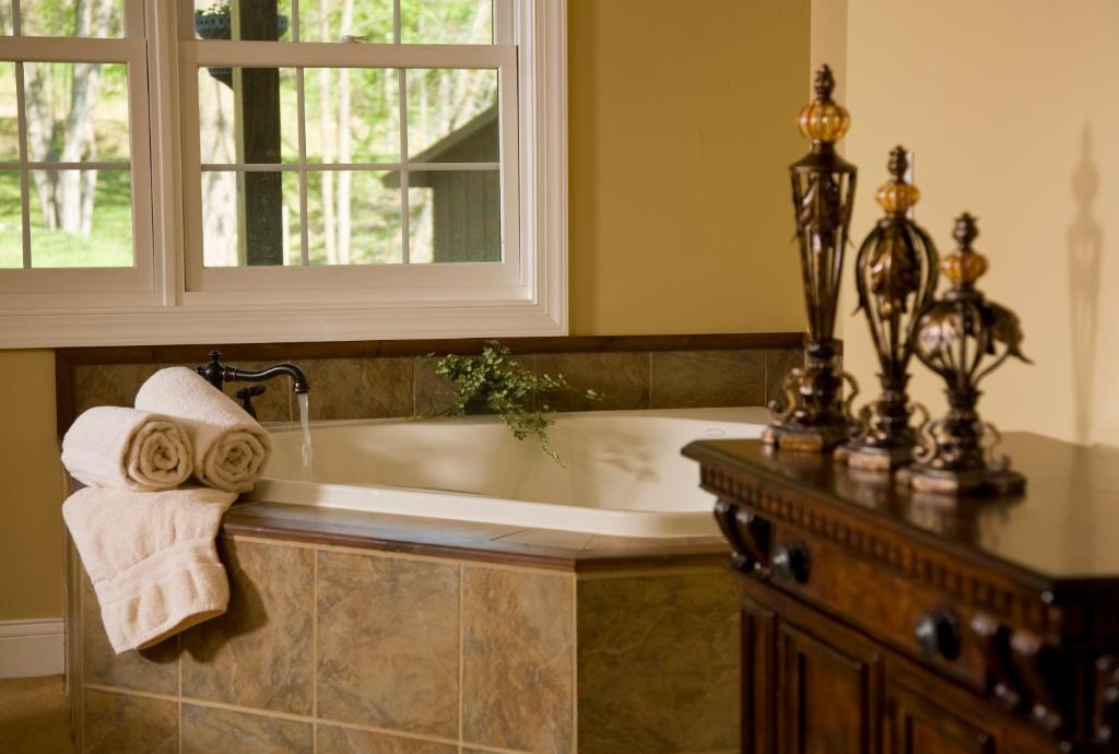 Goldmoor Inn & Resort - Image 7