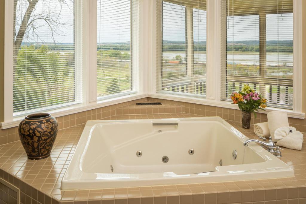 Bathtub - Photo 2