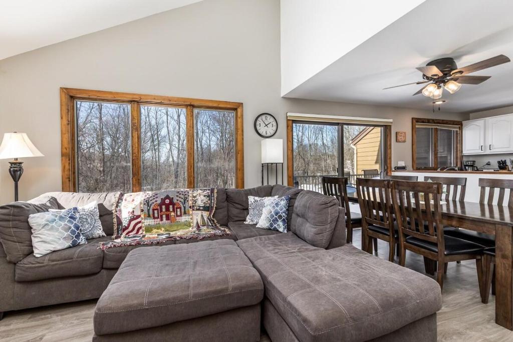 4-Bedroom Townhouse in Beautiful Galena - Image 5