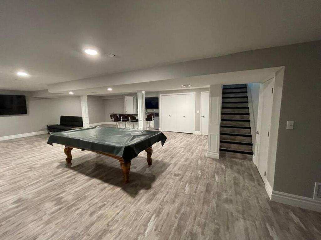 Private 4 Bedroom Home with a hot tub - Image 5