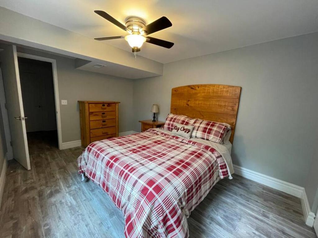 Private 4 Bedroom Home with a hot tub - Image 7