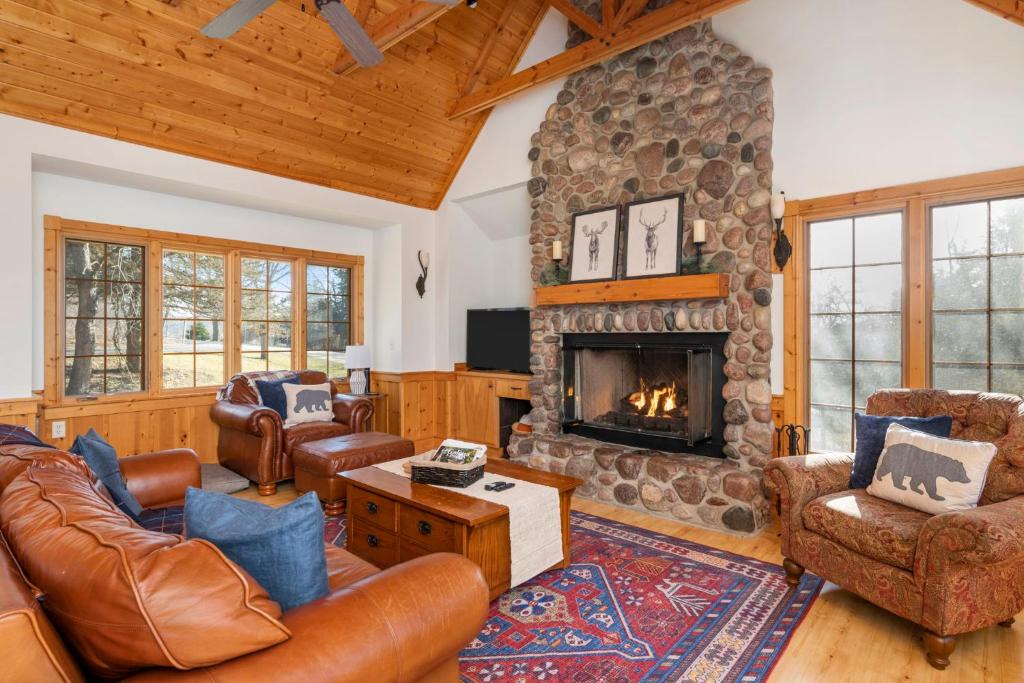 The Lodge, 'North Woods' style, boutique Galena Getaway! - Image 5