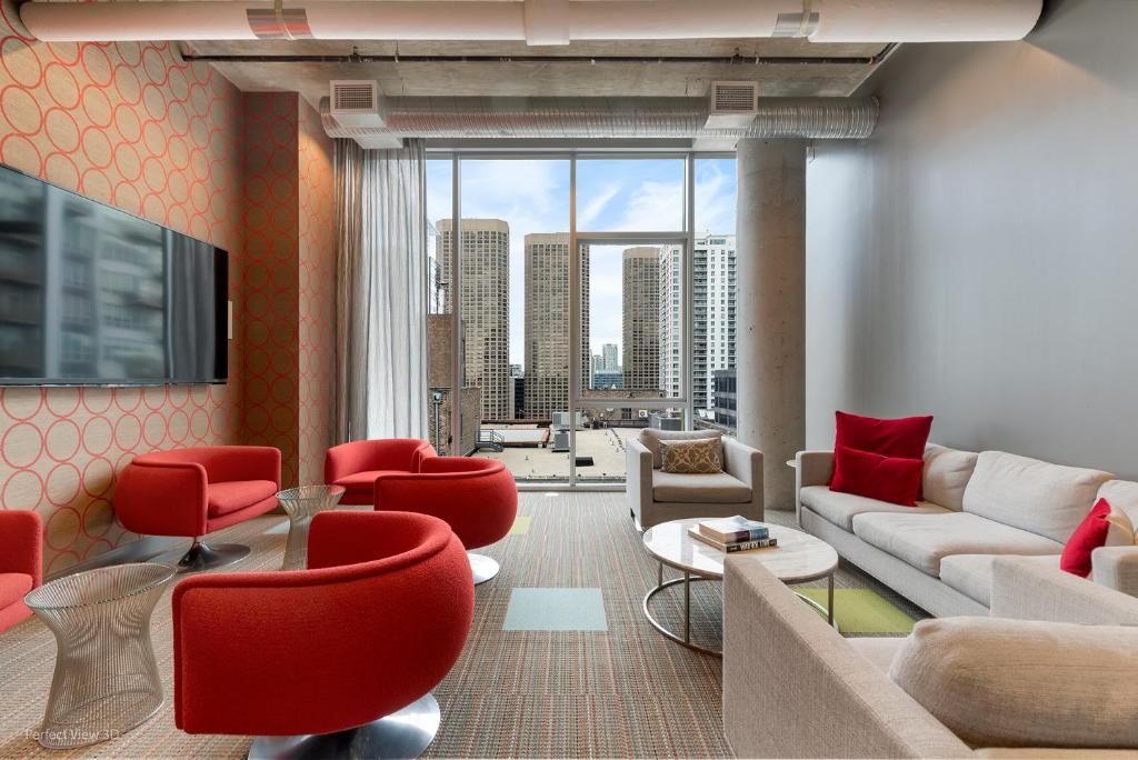Jeffjack Heated Pool Penthouse in Chicago's West Loop - Image 6