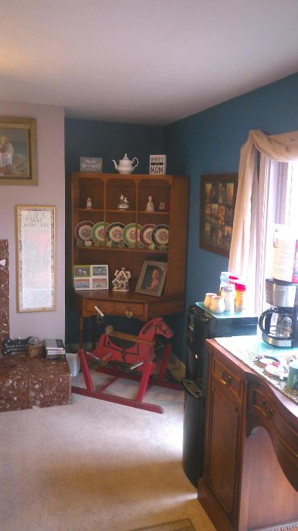 Lil Black Bear Inn - Image 6