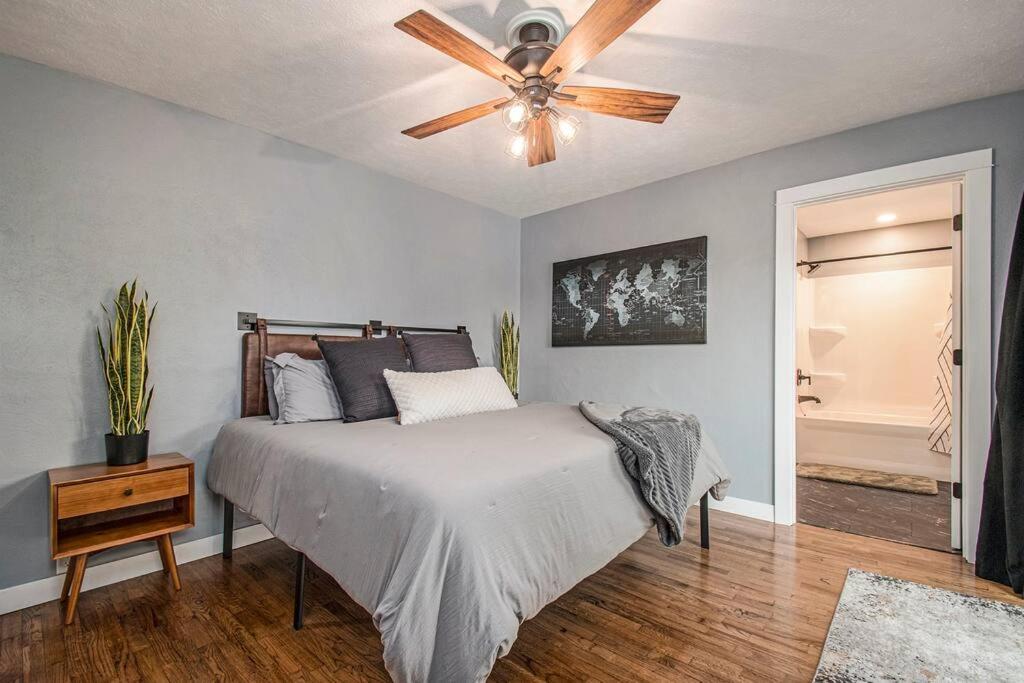 Sunset Point-Riverfront,SwimSpa,Kayaks,30 Min ND - Image 7