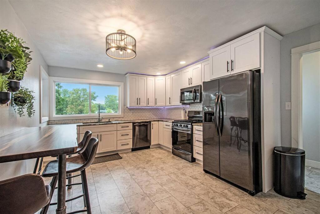 Sunset Point-Riverfront,SwimSpa,Kayaks,30 Min ND - Image 4