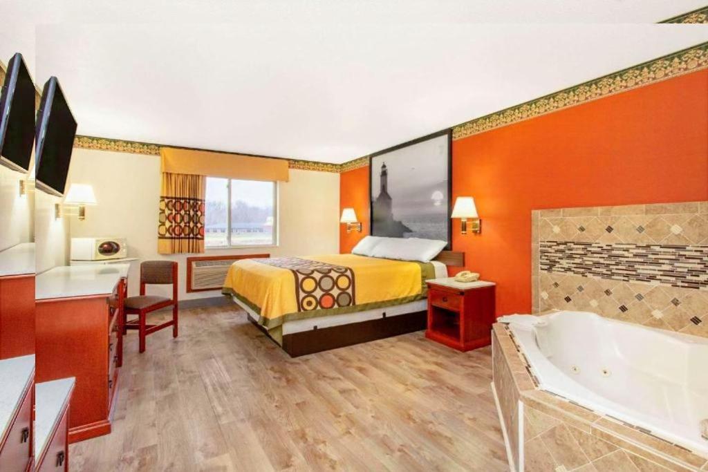 Super 8 by Wyndham Bedford