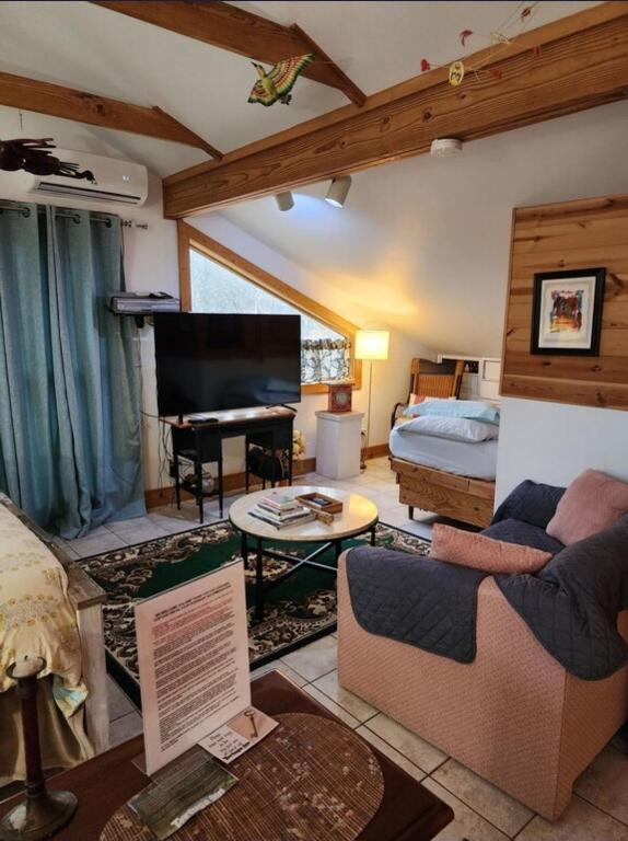 Tortuga Inn - Image 5