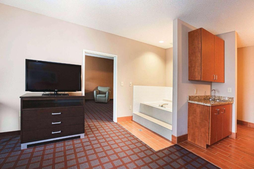 La Quinta by Wyndham Indianapolis Airport Plainfield