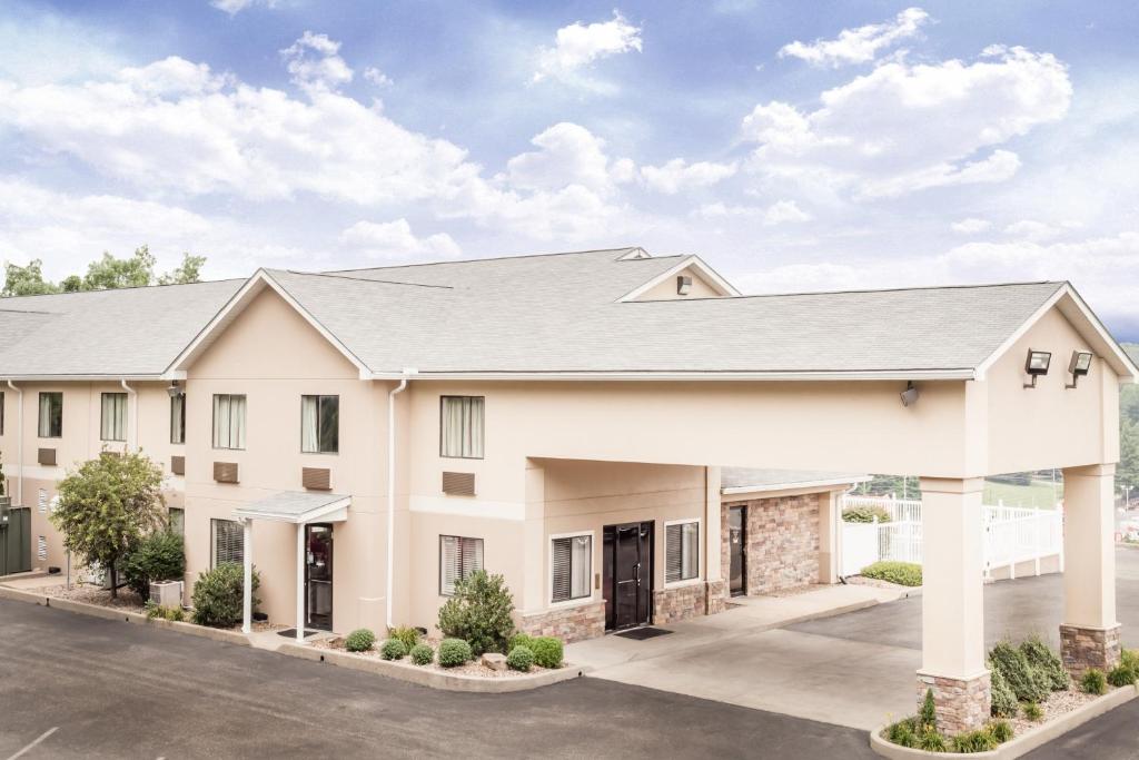 Ramada by Wyndham Tell City - Image 7