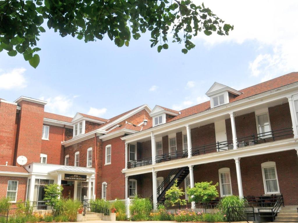 Fort Harrison State Park Inn - Image 5