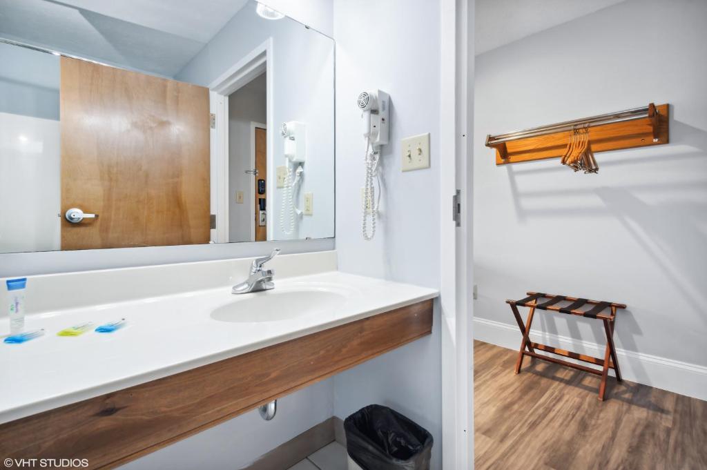 My Hometown Inn - Image 4