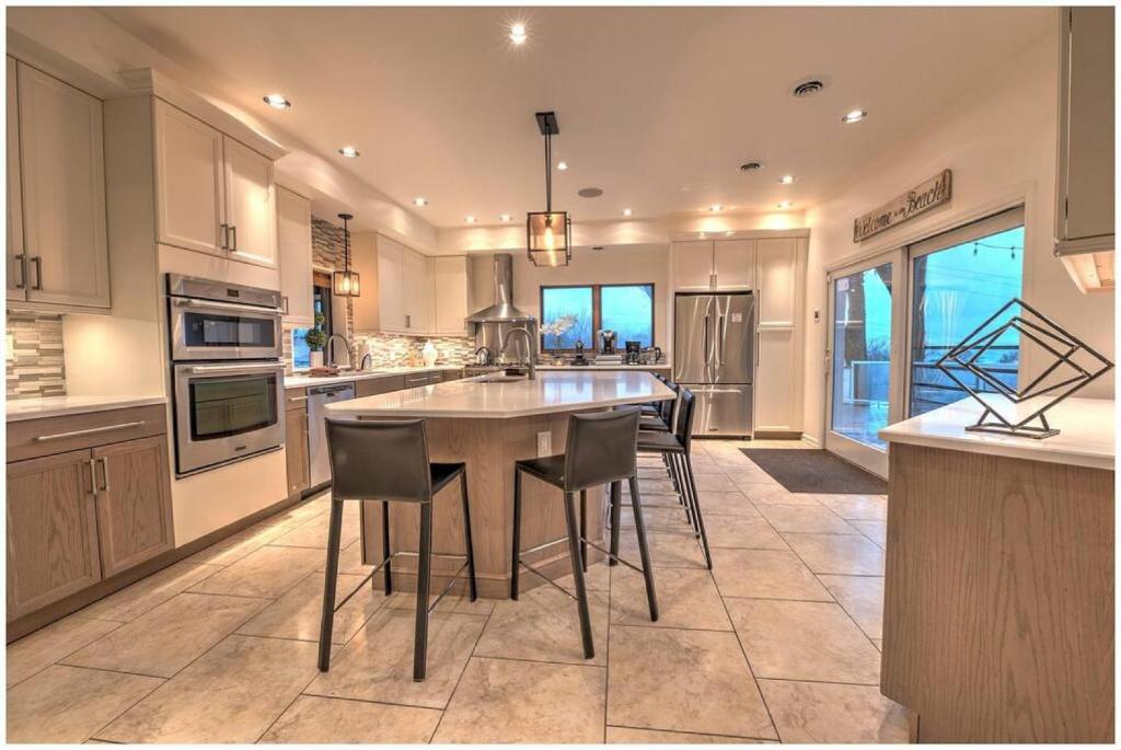 Villa Santorini The Addition - Image 4