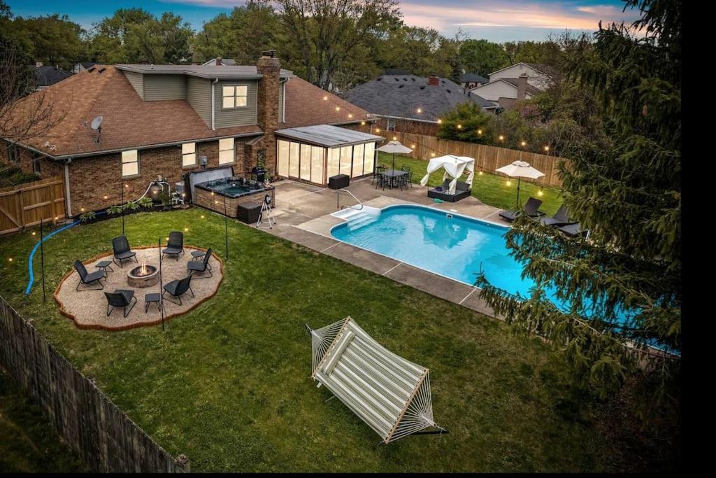 Hot Tub (Jacuzzi) - Photo 3