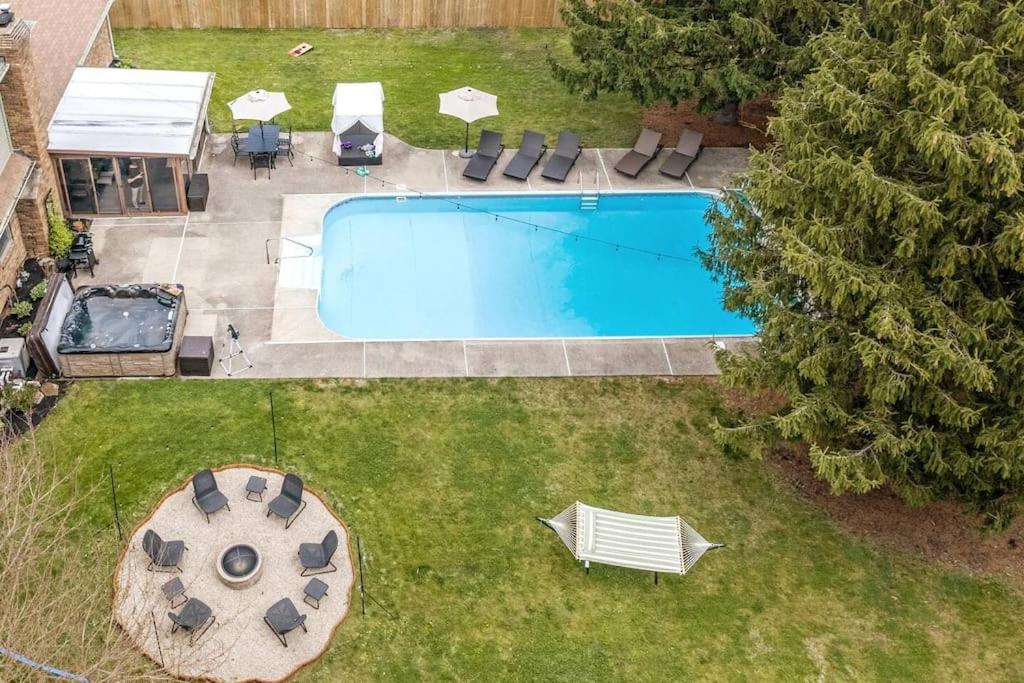 Hot Tub (Jacuzzi) - Photo 4