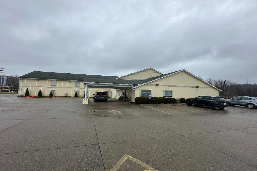 Fairway Inn Florence Indiana - Image 6